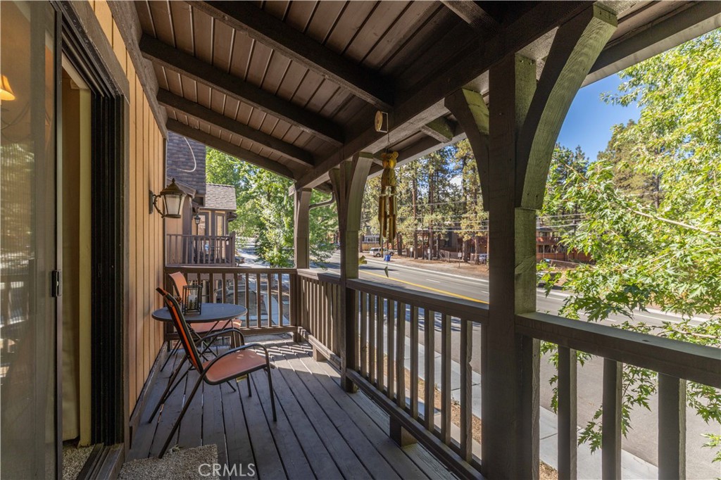 569 Summit Boulevard 6