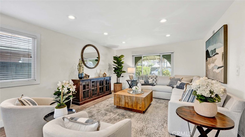 9831 Cloverdale Avenue