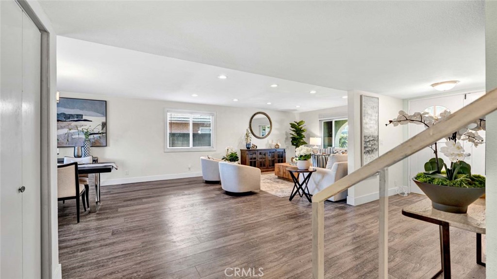 9831 Cloverdale Avenue