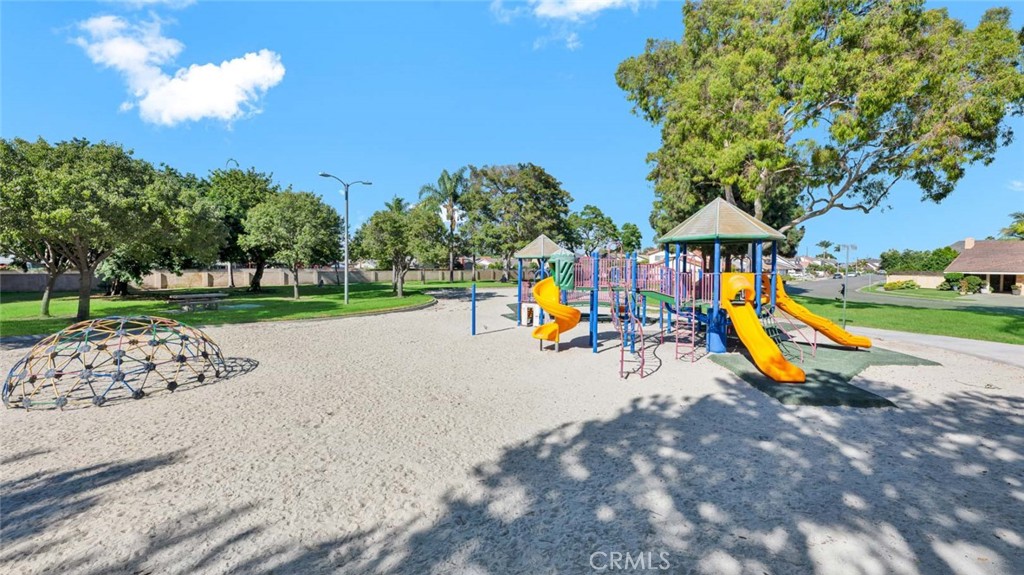 9831 Cloverdale Avenue