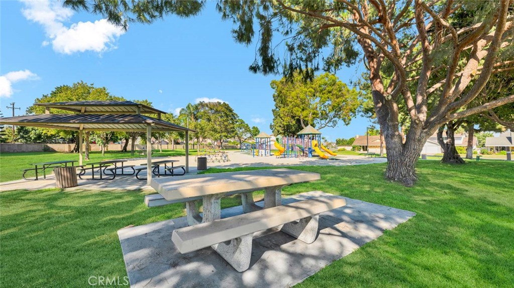 9831 Cloverdale Avenue