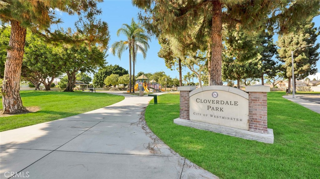 9831 Cloverdale Avenue