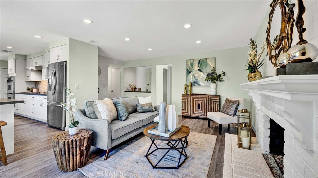 9831 Cloverdale Avenue