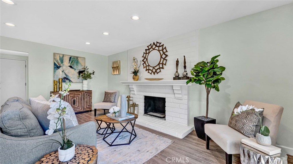 9831 Cloverdale Avenue