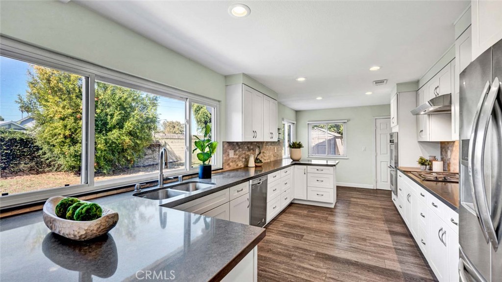 9831 Cloverdale Avenue