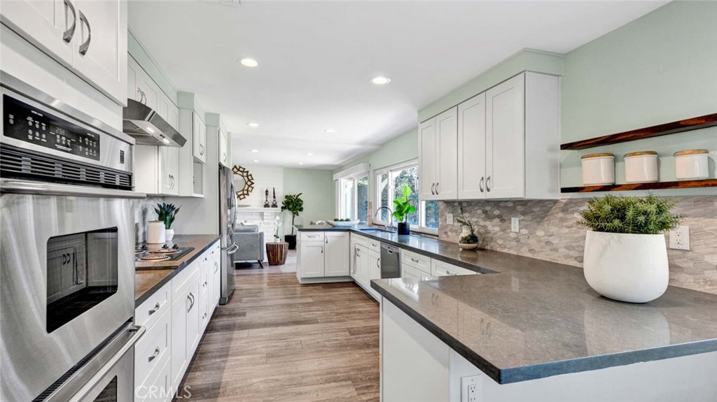 9831 Cloverdale Avenue