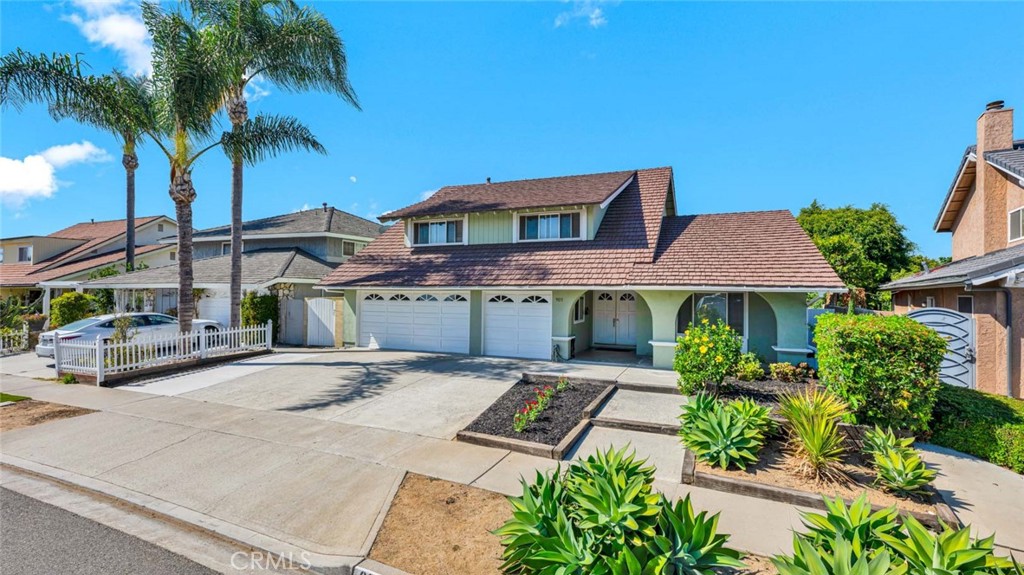 9831 Cloverdale Avenue