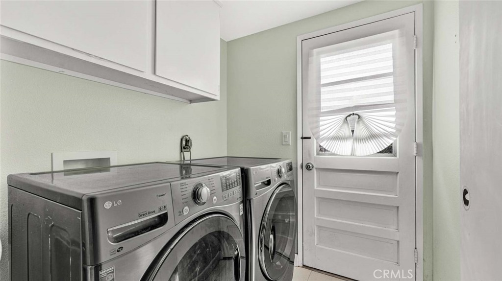 9831 Cloverdale Avenue