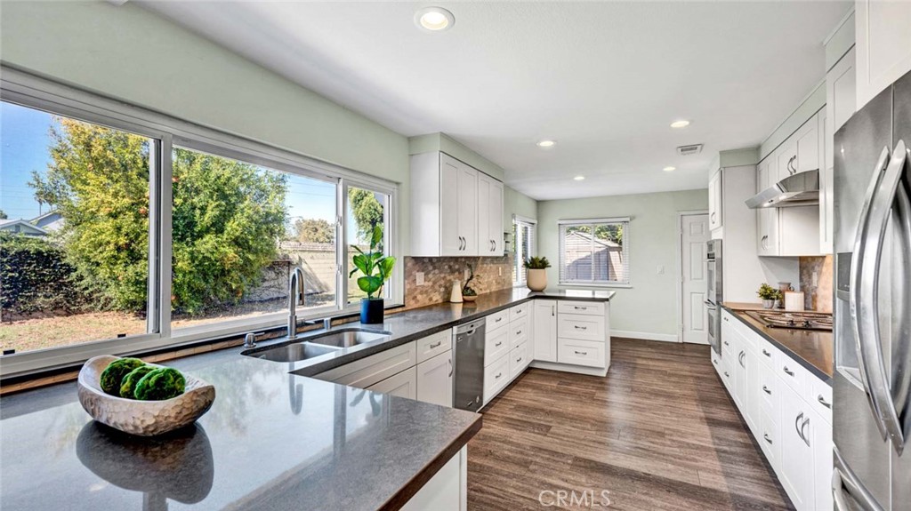 9831 Cloverdale Avenue