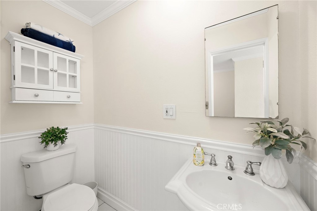 10763 El Centro Avenue