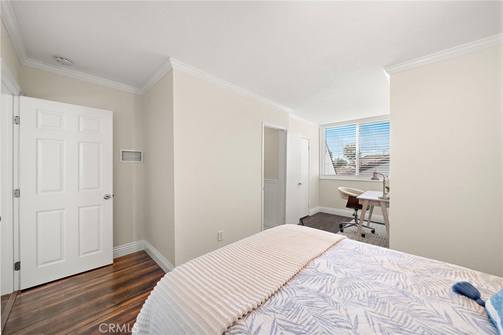 10763 El Centro Avenue