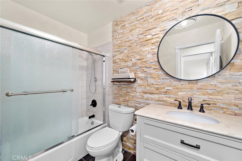 10763 El Centro Avenue