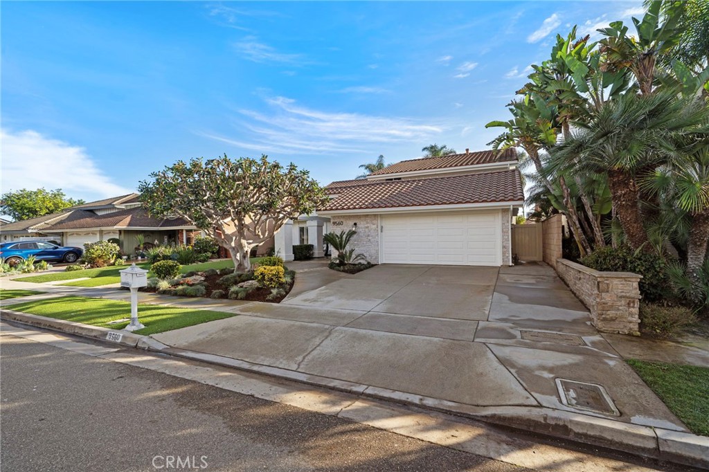 9560 La Amapola Avenue