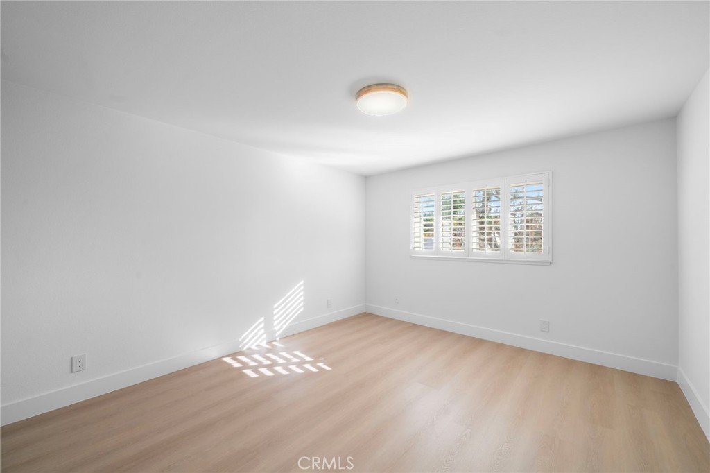 9560 La Amapola Avenue