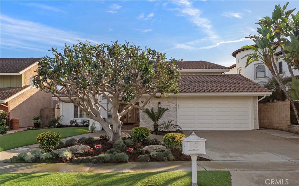 9560 La Amapola Avenue