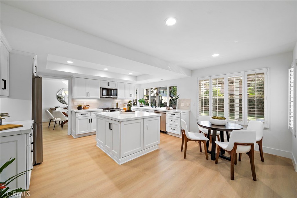 9560 La Amapola Avenue