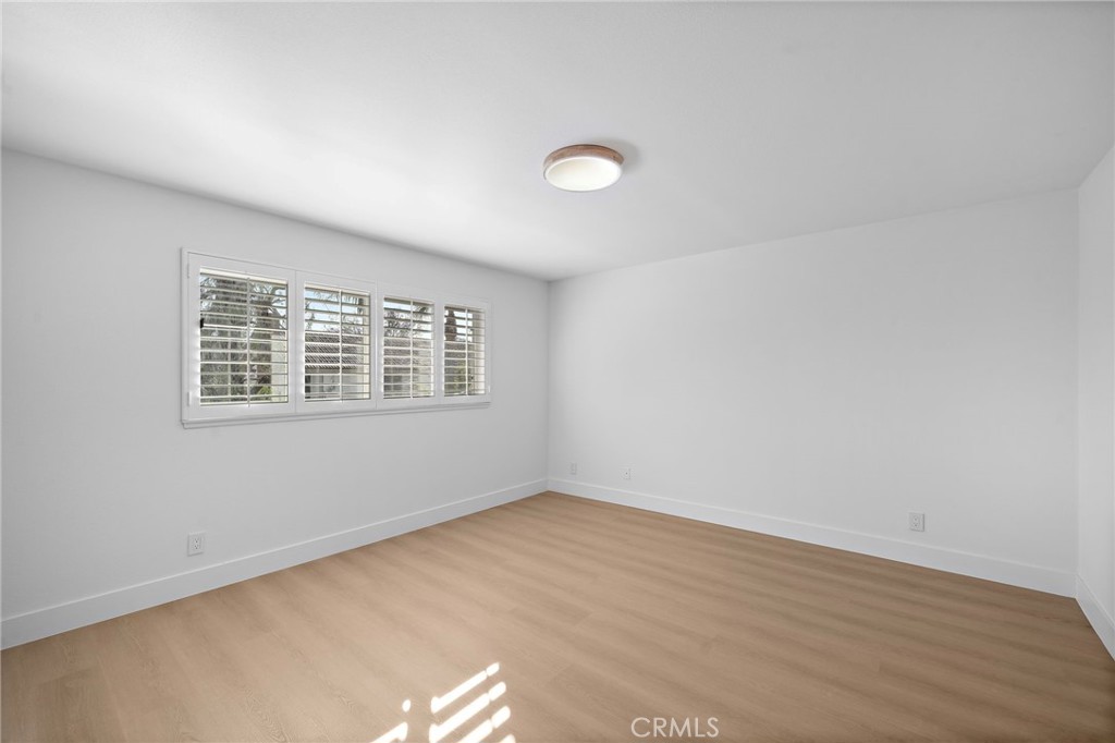 9560 La Amapola Avenue