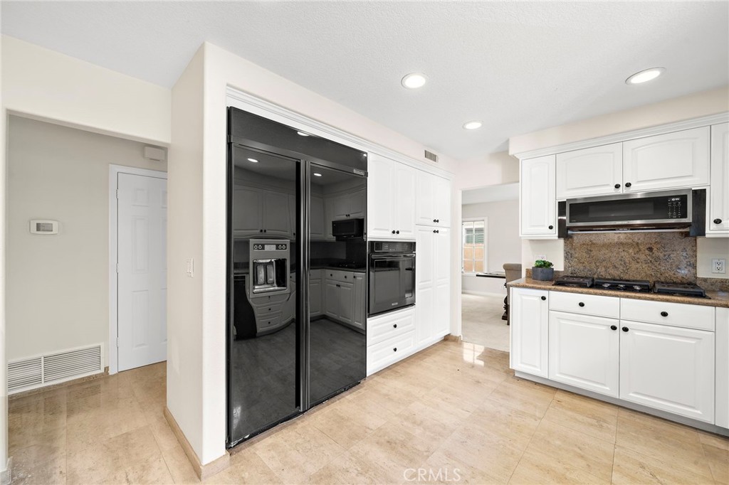 18817 Tomahawk Street