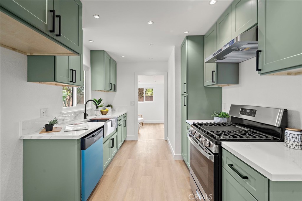 1410 W Camden Place