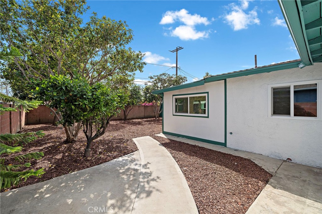 1410 W Camden Place