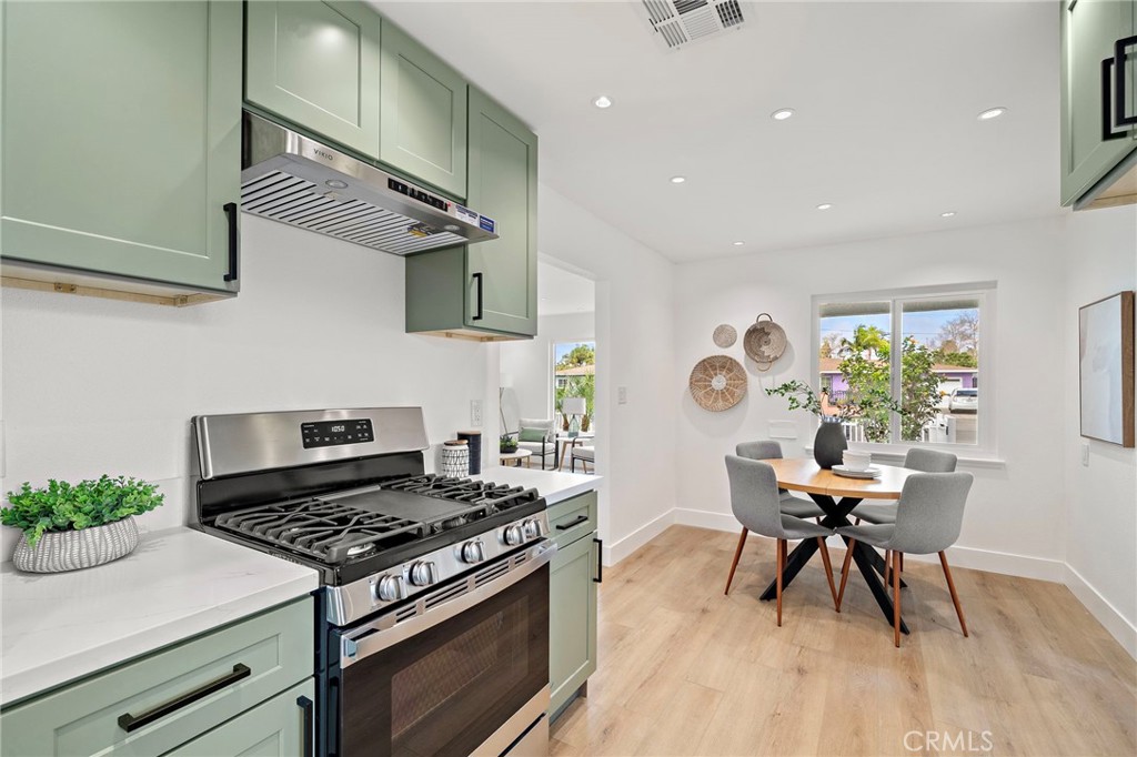 1410 W Camden Place