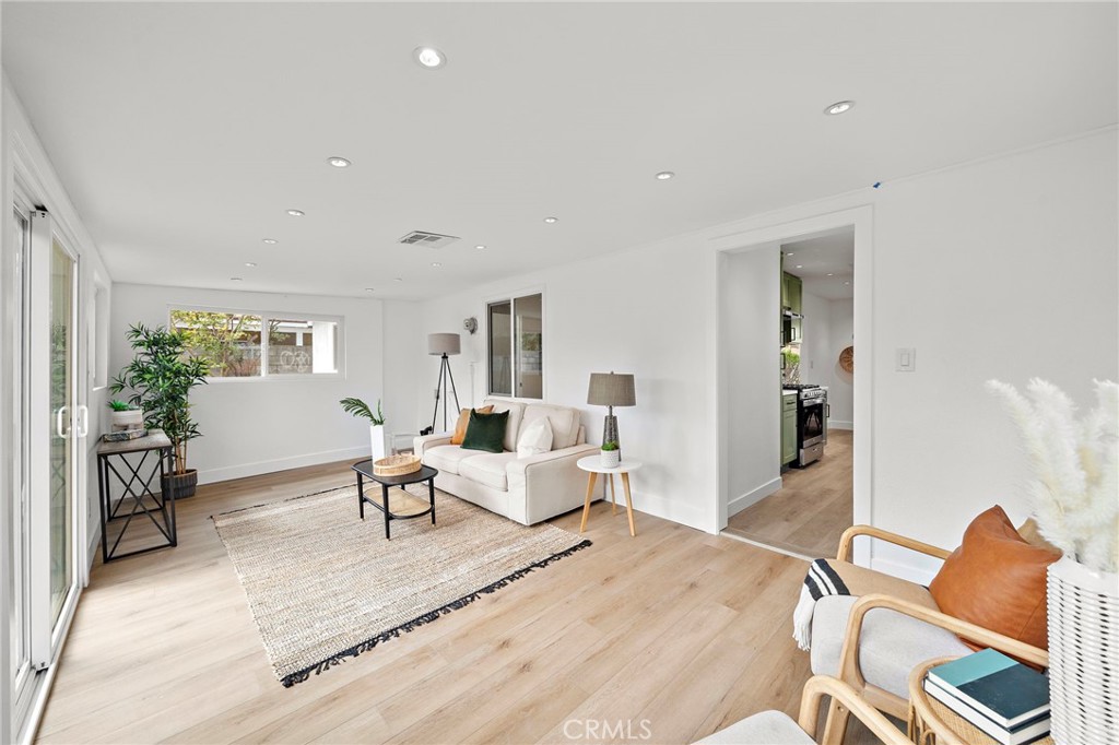 1410 W Camden Place