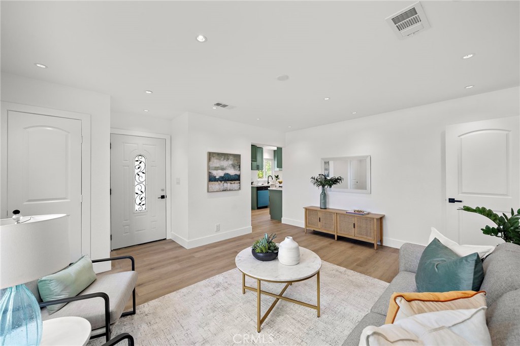 1410 W Camden Place