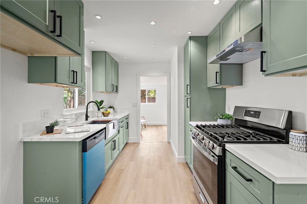1410 W Camden Place