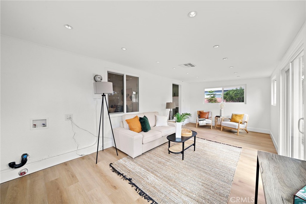 1410 W Camden Place