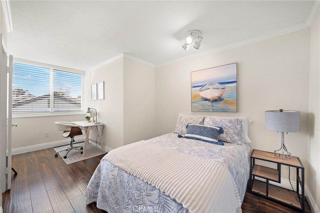 10763 El Centro Avenue