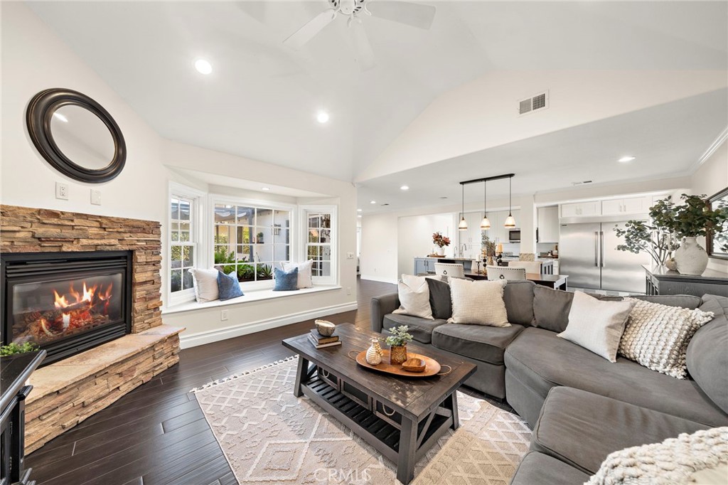 10763 El Centro Avenue