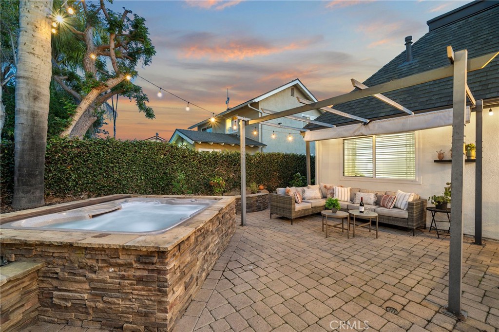 10763 El Centro Avenue