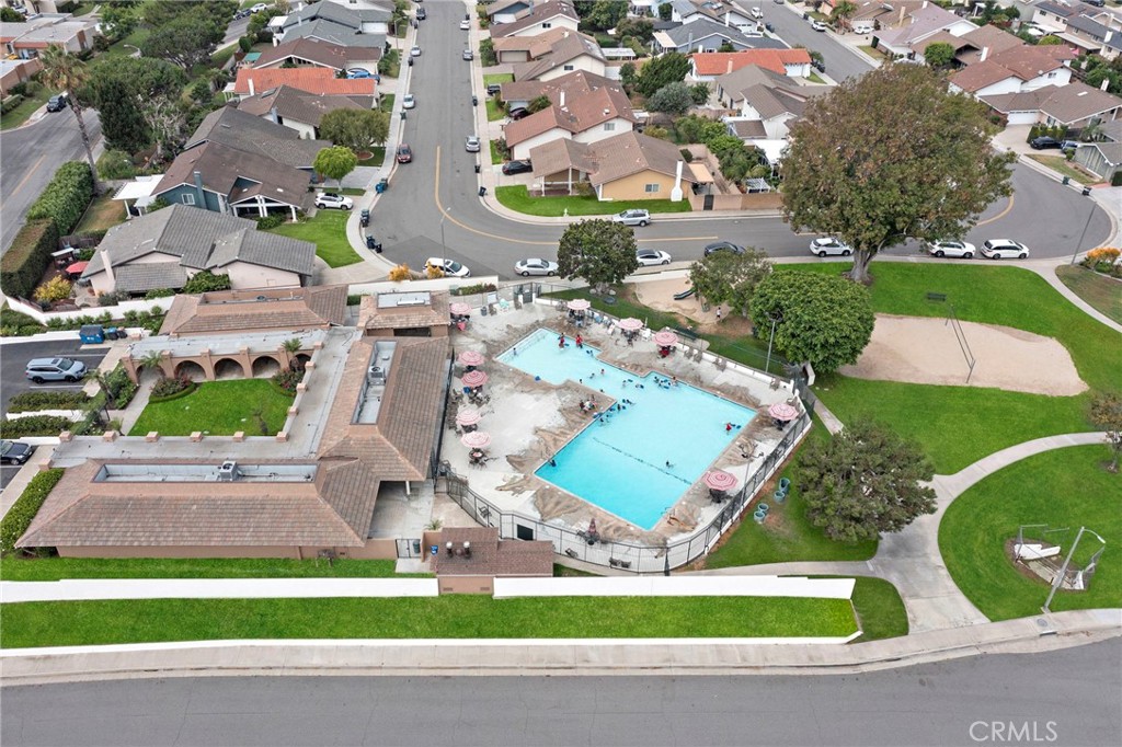 10763 El Centro Avenue