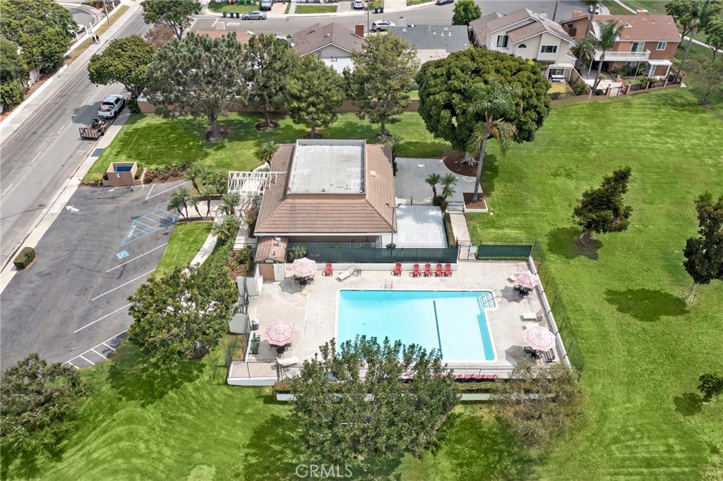 10763 El Centro Avenue