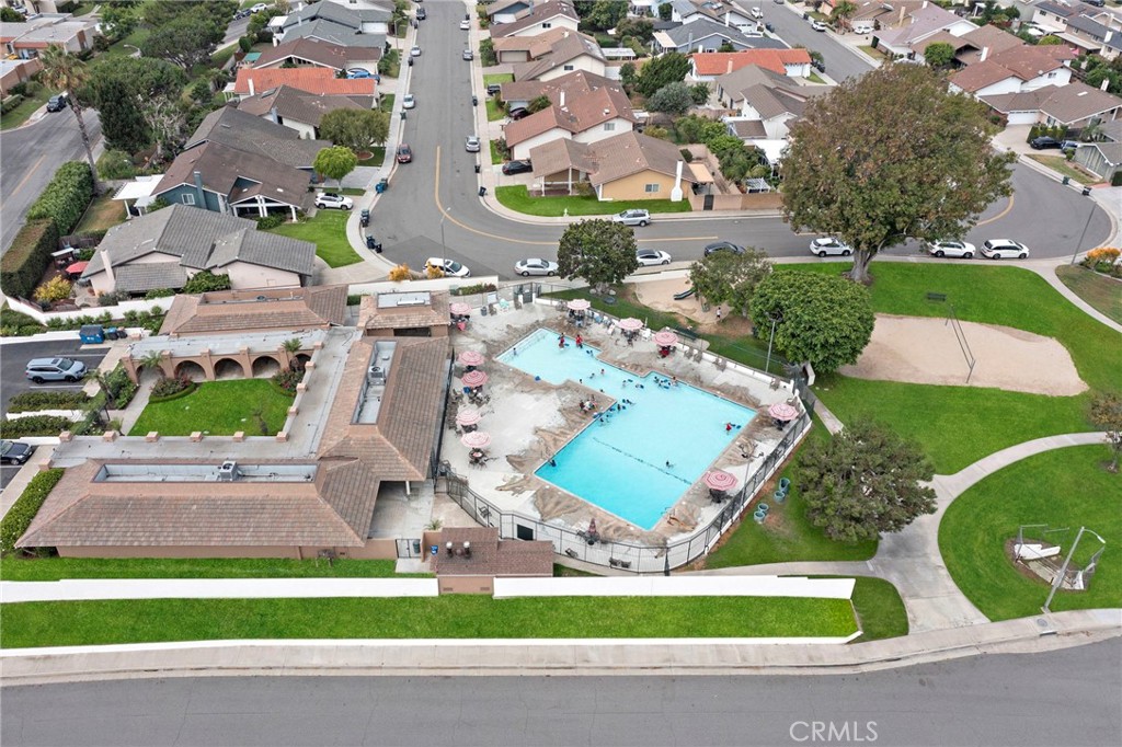 10763 El Centro Avenue