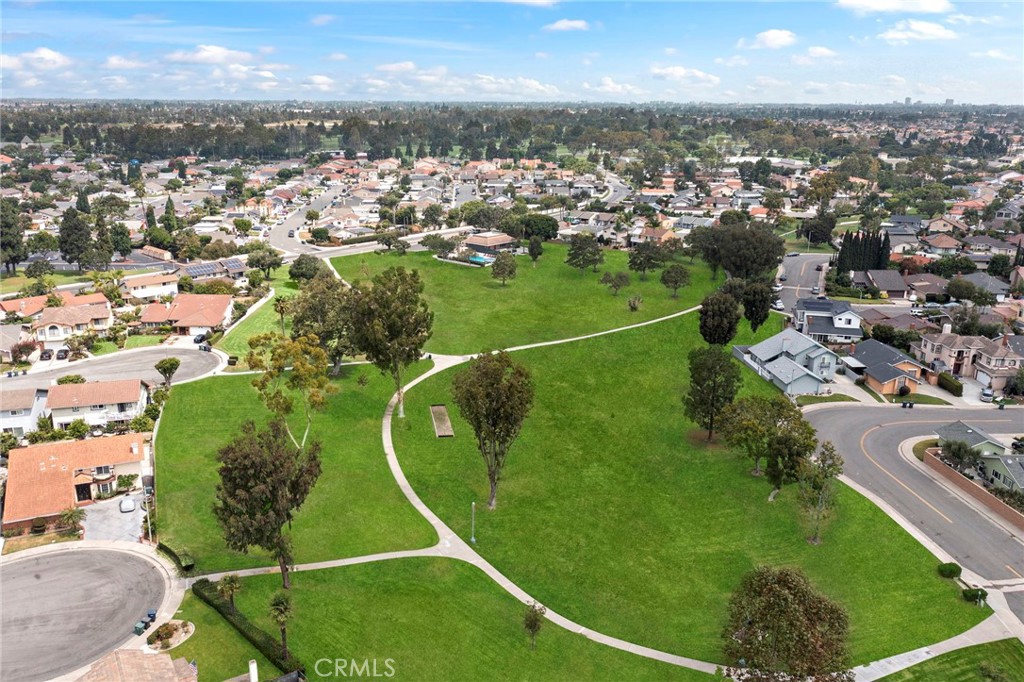 10763 El Centro Avenue