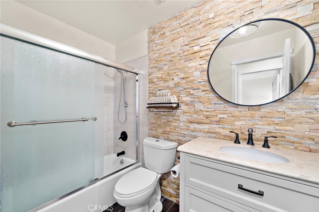 10763 El Centro Avenue