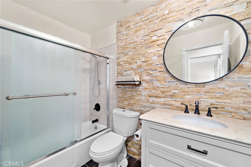 10763 El Centro Avenue