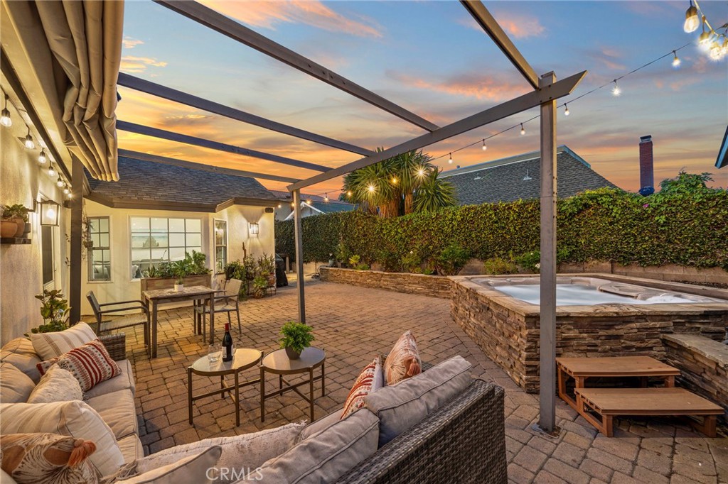 10763 El Centro Avenue