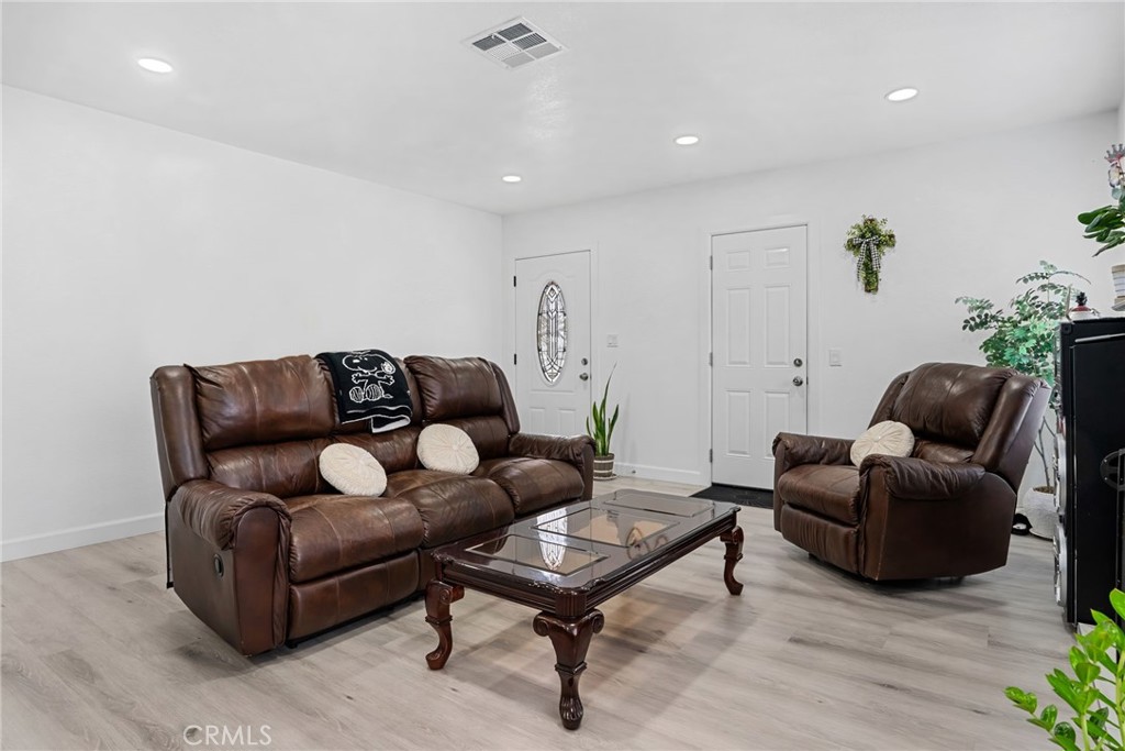 8922 Jennrich Avenue