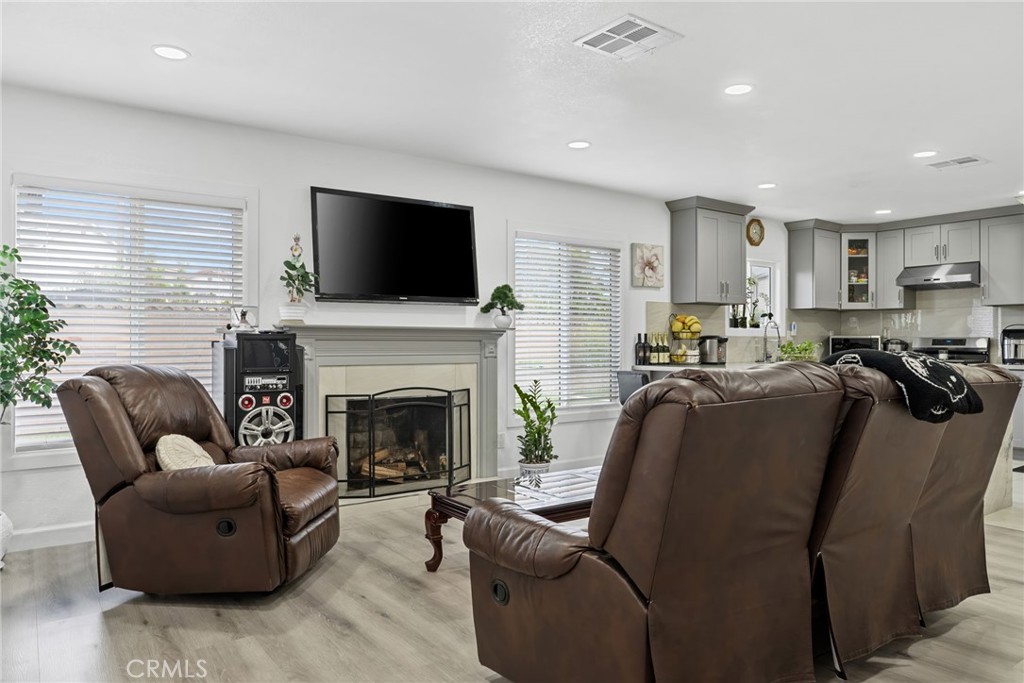 8922 Jennrich Avenue