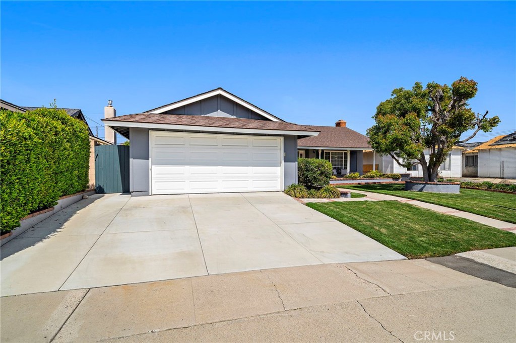 9111 Blackbird Avenue