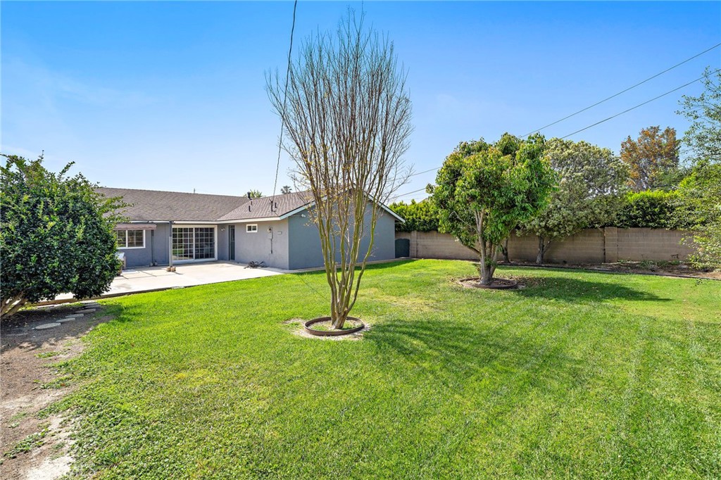 9111 Blackbird Avenue