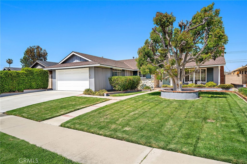9111 Blackbird Avenue