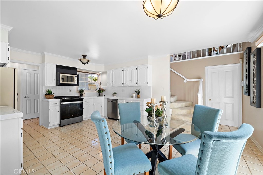 16805 Redwood Street