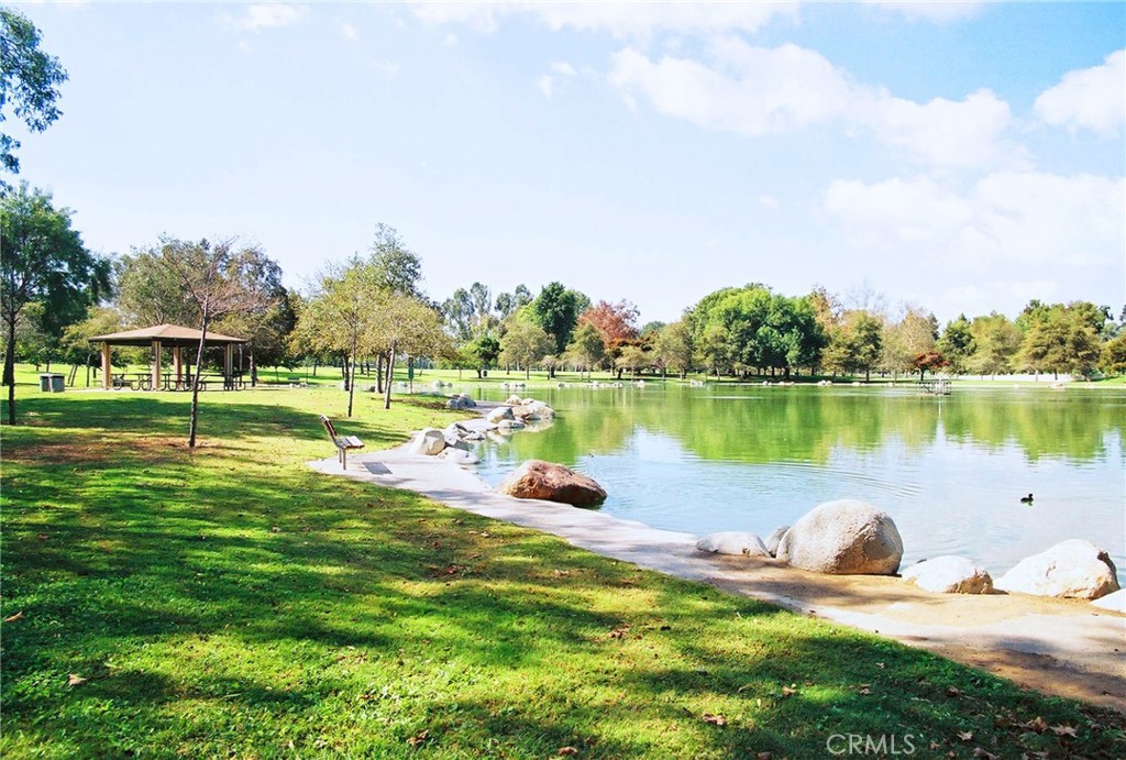 16805 Redwood Street