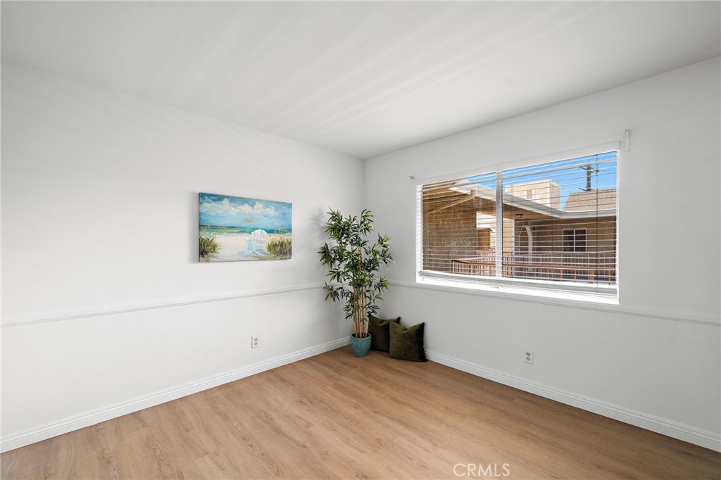 1100 Newport Avenue 404