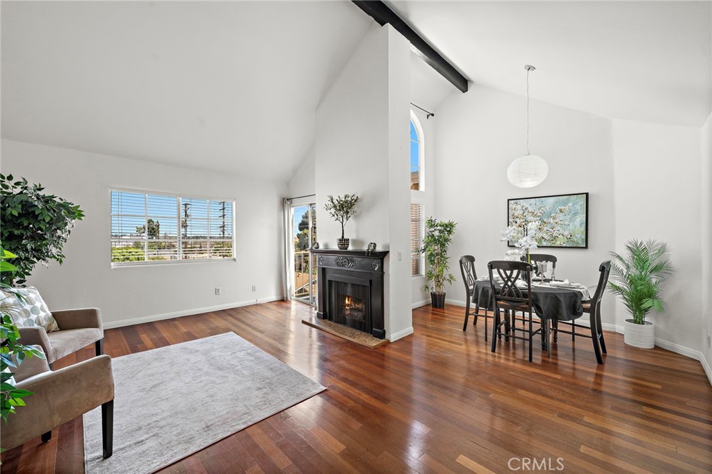 1100 Newport Avenue 404