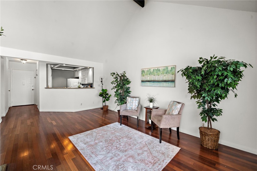 1100 Newport Avenue 404