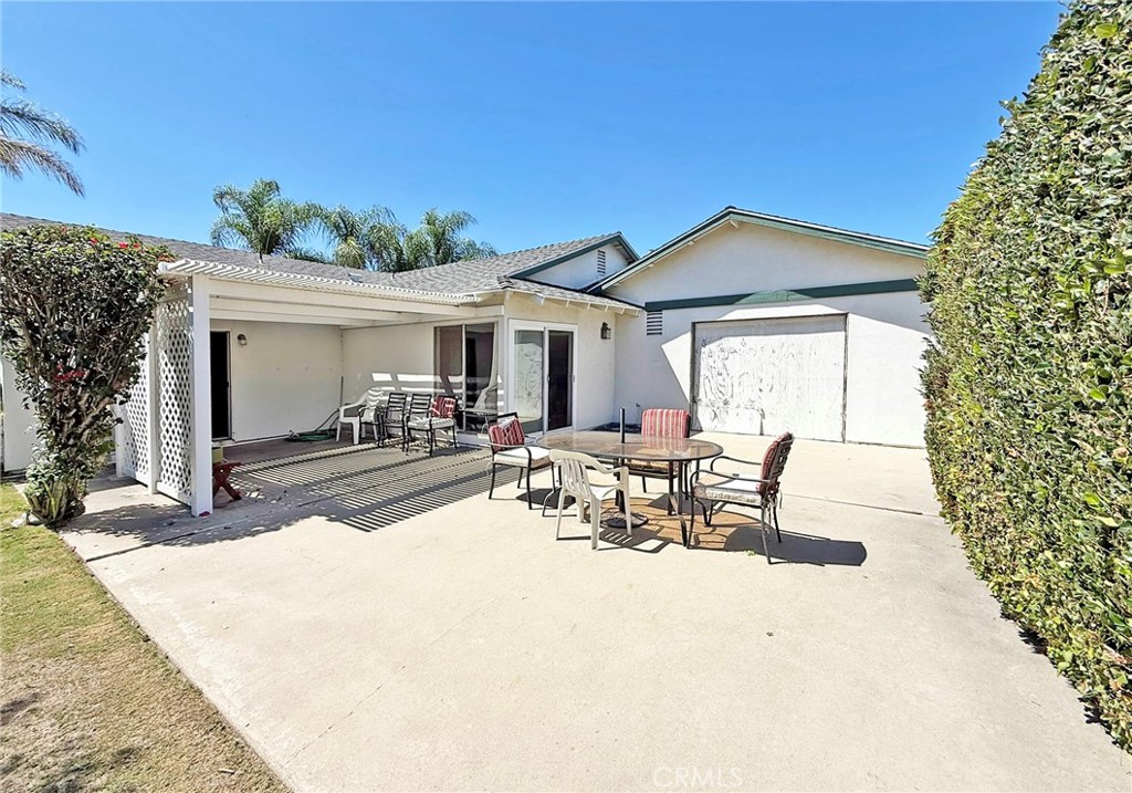 11386 Ivory Avenue